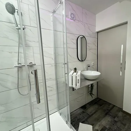 Ada&Cris Apartament Klotten Buitenkant foto